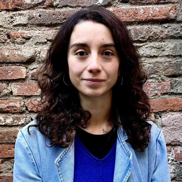 Headshot of Eloísa Ávila-Uribe