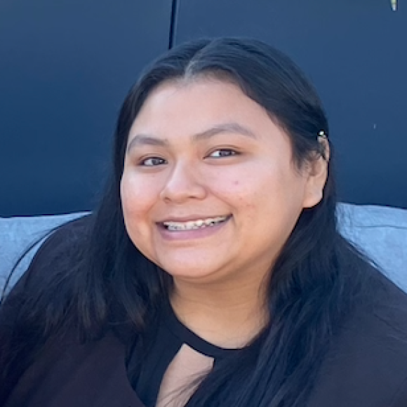 Leslie Villaverde Headshot