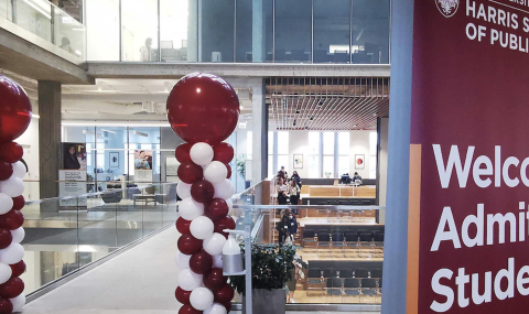 balloon arches at admitted student day