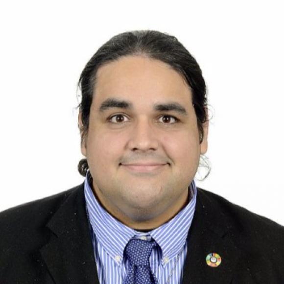 Headshot of Carlos Borges