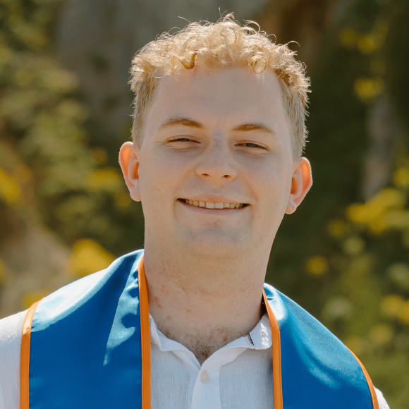 Headshot of Travis Feltz