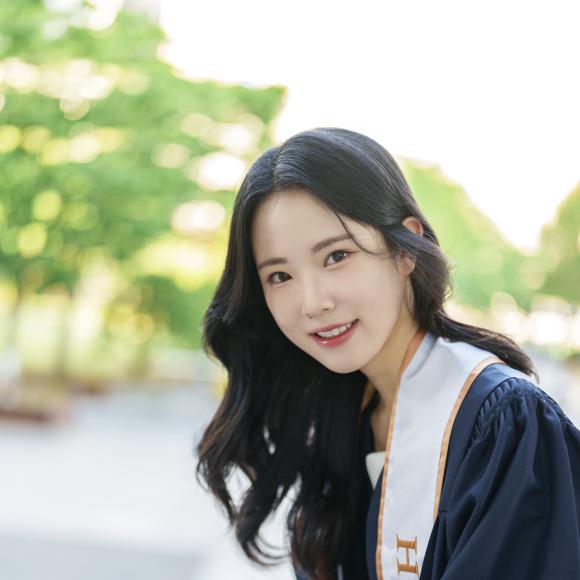 Headshot of Chaeeun (Anna) Koh