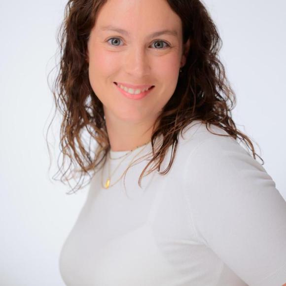 Headshot of Magdalena Barros