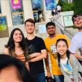 students at shedd aquarium